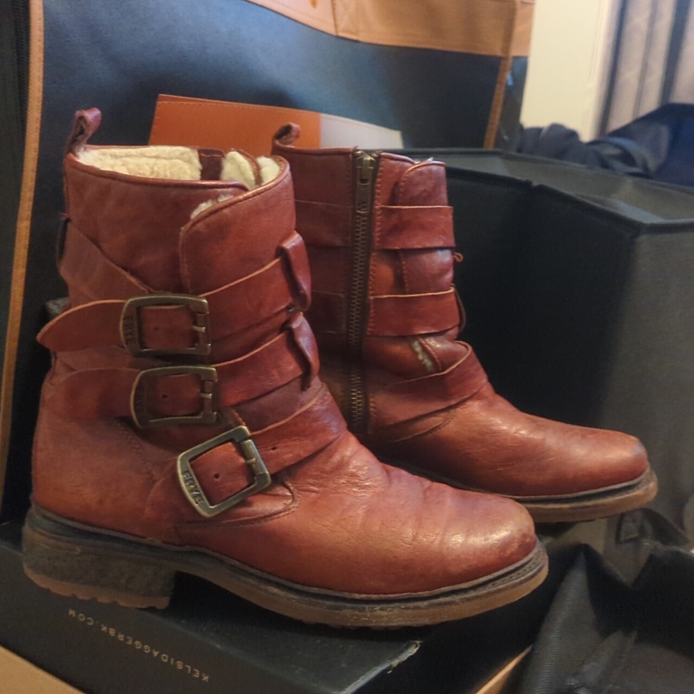 FRYE Valerie shearling lined moto boots size 6.5 womens. Cognac color